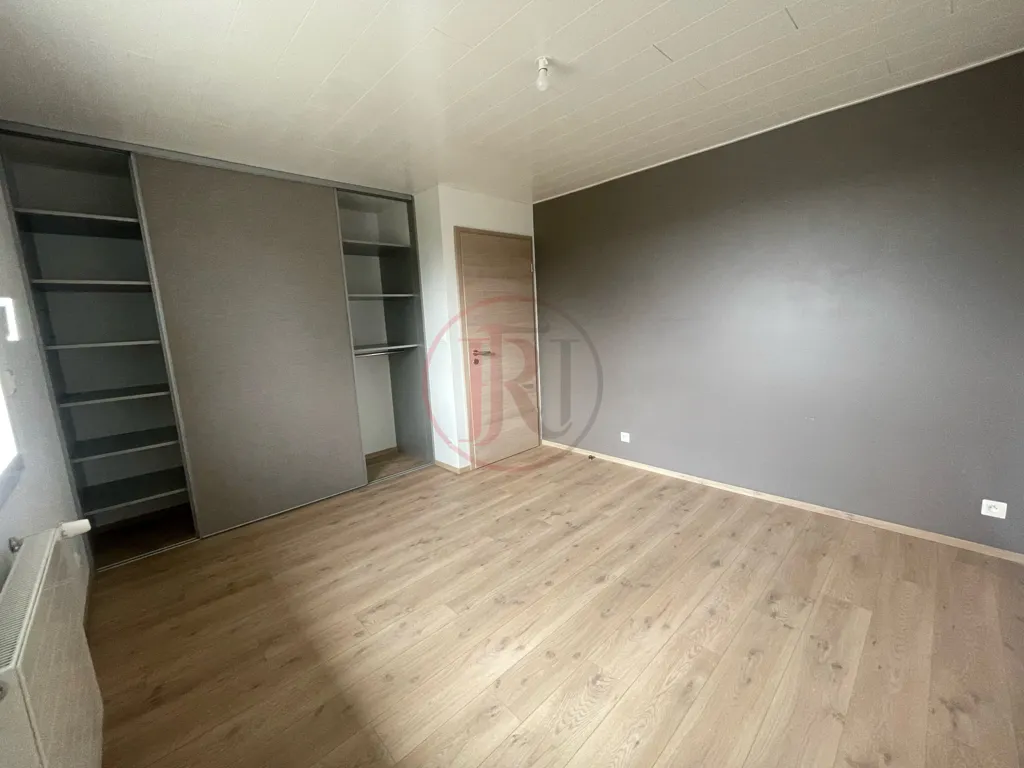 Toad - Contemporary Duplex with Terrace in Montfaucon