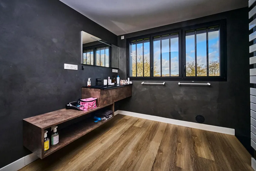 Salles de bain - Maison de Campagne avec Terrain à La Verrie