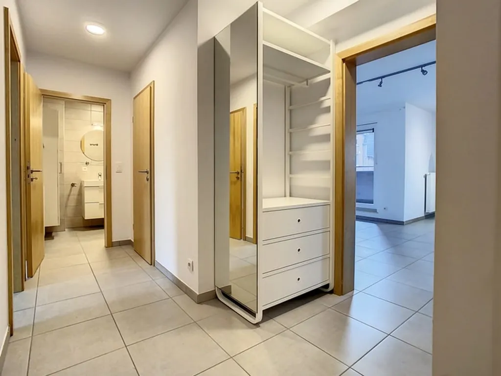 Entrée - Appartement avec Balcon et Jardin Commun à Marche-En-Famenne