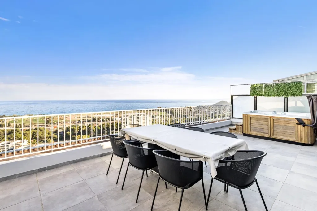 Terrass - Exceptional Penthouse with Rooftop Spa in Cagnes-sur-Mer
