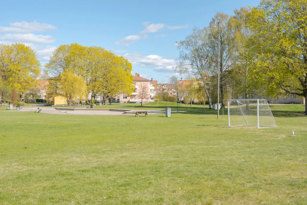 Corner Apartment with Park View in Norrköping