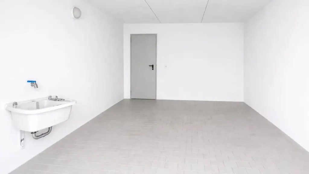 Pièces - Two-Level Apartment with Garage in Soliera