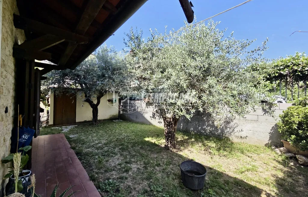 Aed - Rustic Villa with Garden in Castagnola, Massa