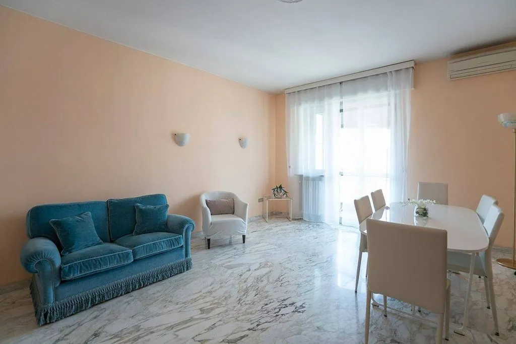 Elutuba - Luxury Apartment with Garden Views in Milan
