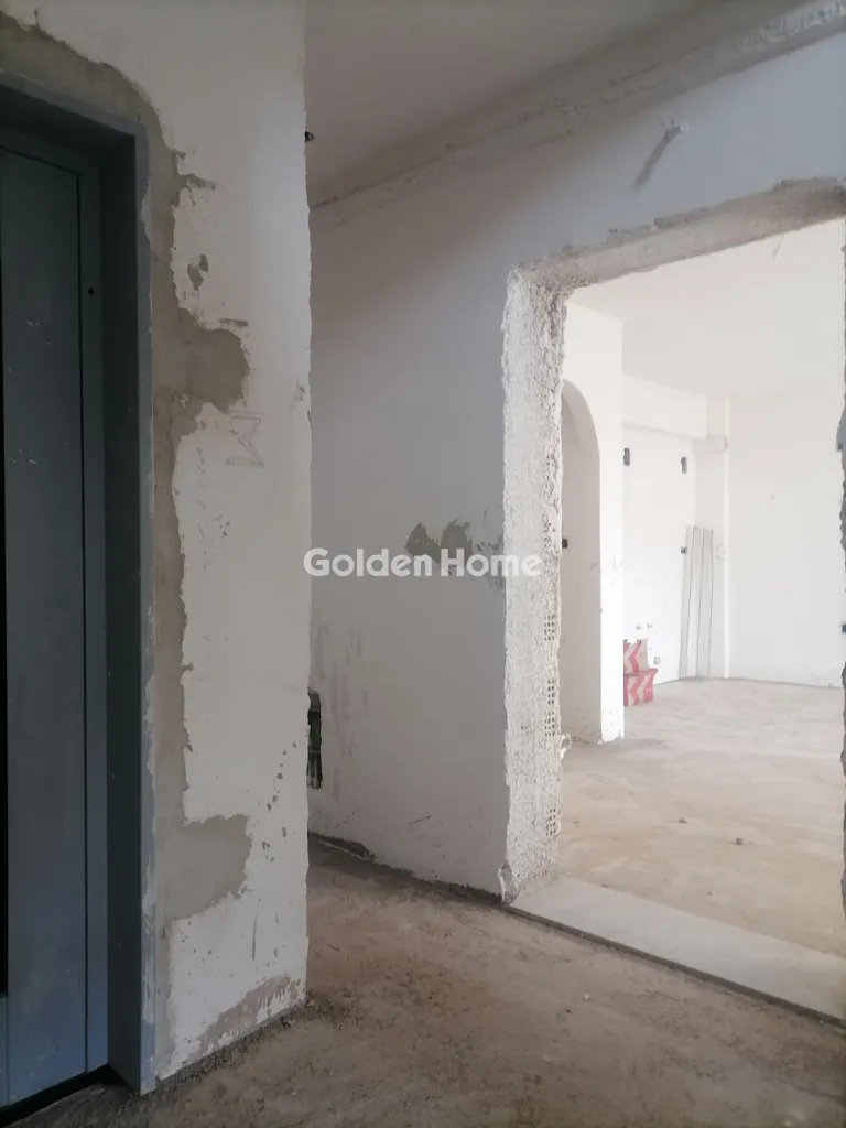 Entrée - Modern Penthouse with Balcony in Daphni