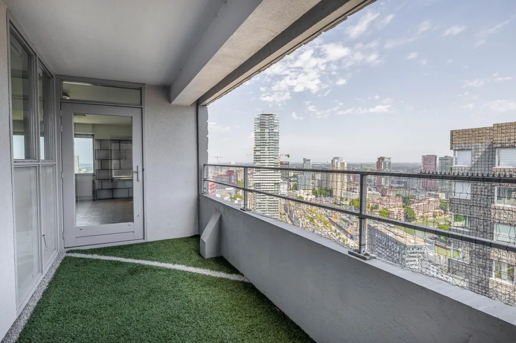 Balcone - Modern Apartment with City View in Rotterdam