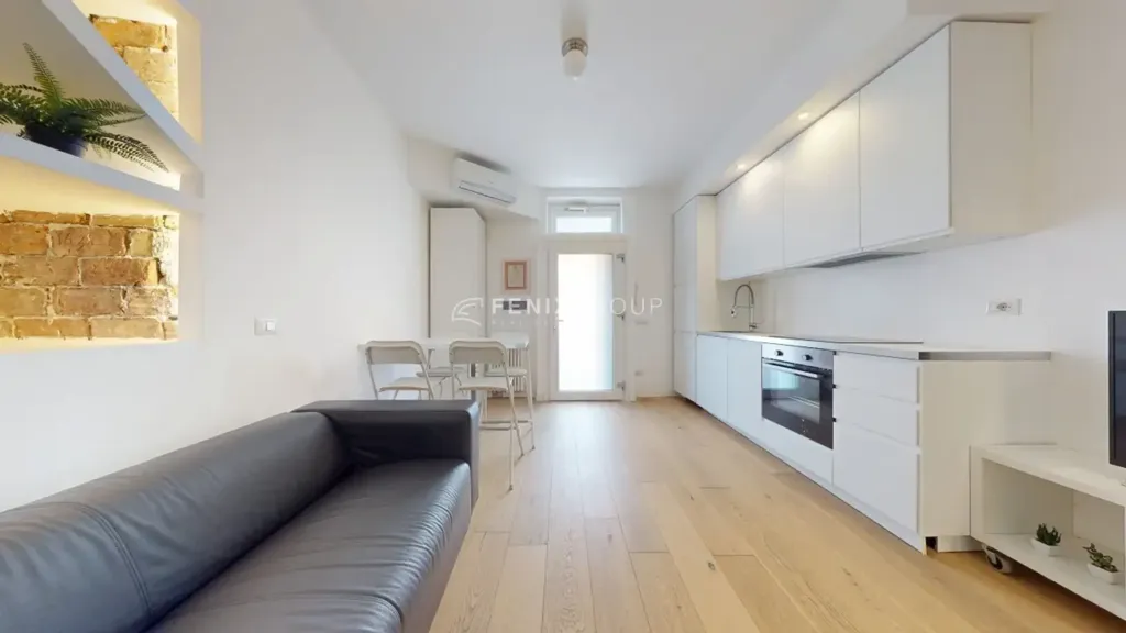 Elutuba - Bright Bilocale with Balcony in Milan
