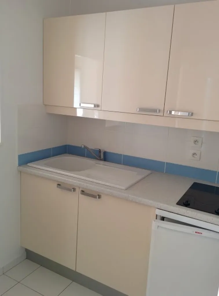 Cuisine - Appartement 2 Pièces avec Loggia à Rueil-Malmaison