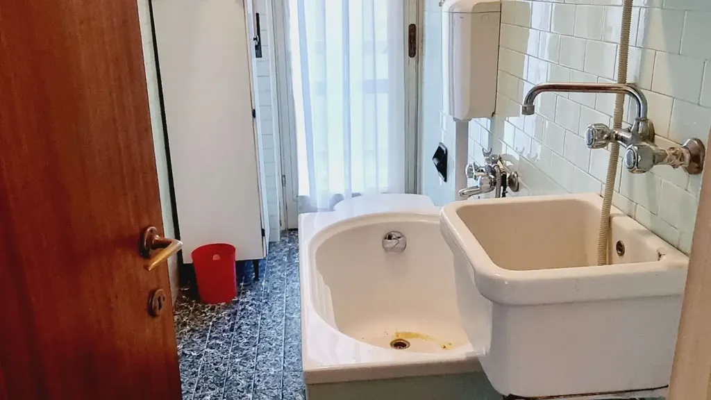 Salles de bain - Apartment with Balcony in Piacenza