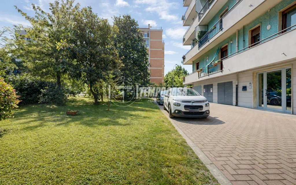 Exterior - Trilocale with Lake View in Mantua