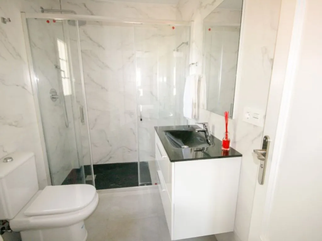 Bathrooms - Four-Bedroom Chalet with Pool near Coín