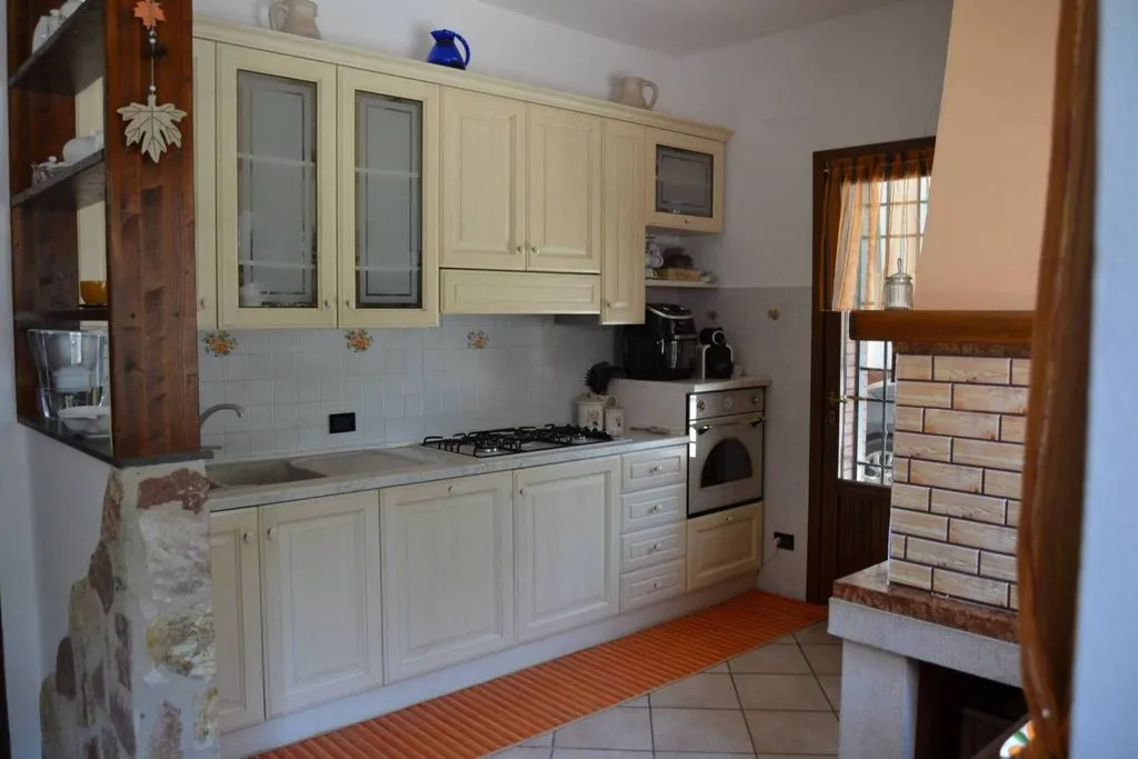 Cuisine - Luxury Villa with Extensive Outdoor Space in Terni