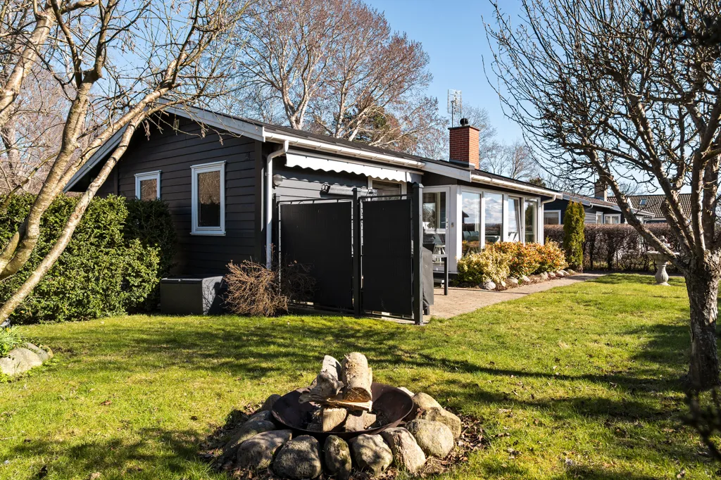 Giardino - Cottage with Fjord View in Bognæs