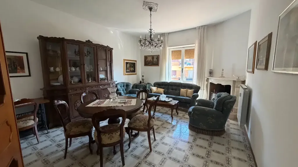 Sala da pranzo - Panoramic Trilocale with Balcony in Grottaferrata