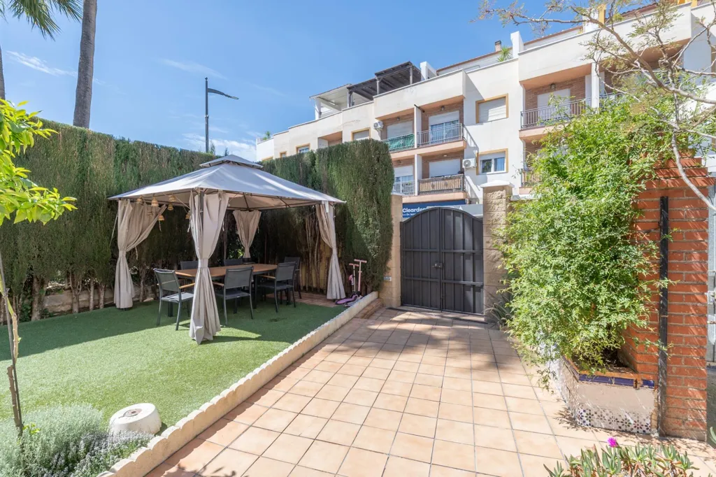 Terrass - Chalet with Pool and Terrace in Gojar