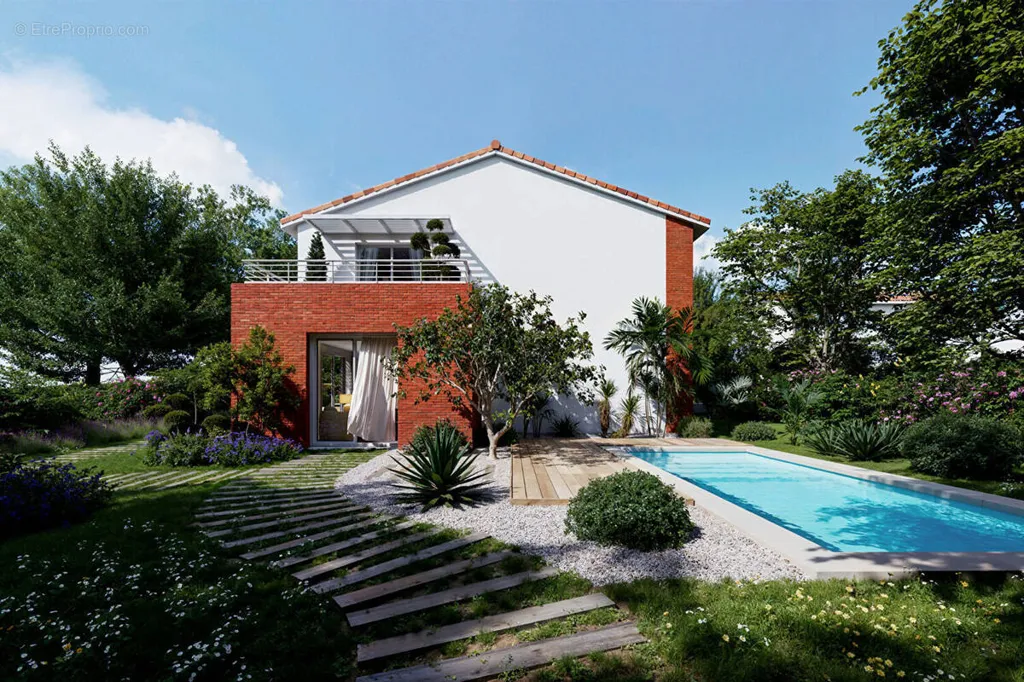 Detached House with Pool Potential in Montrabé