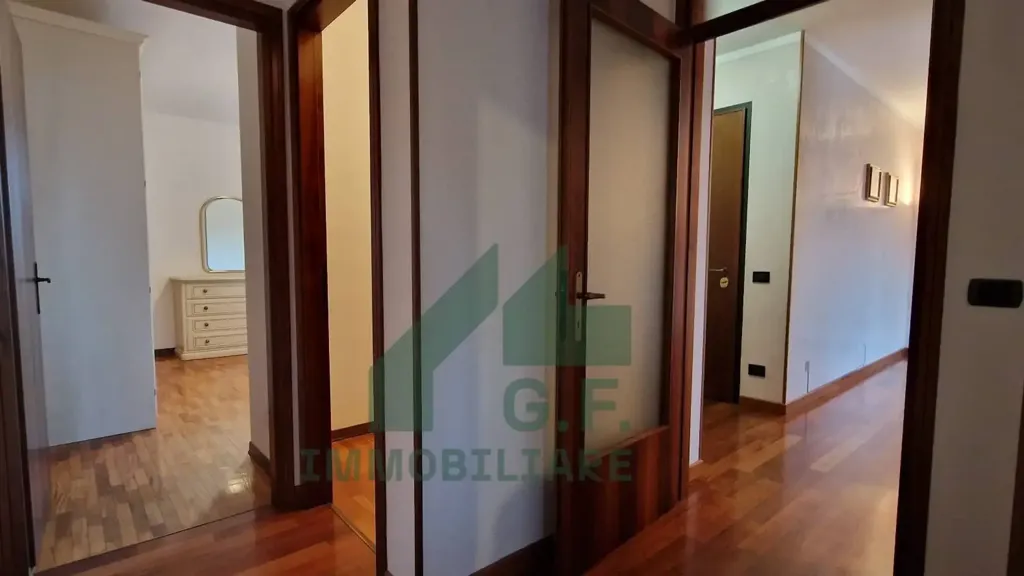 Entrée - Apartment with Terrace in Lanzago Centre