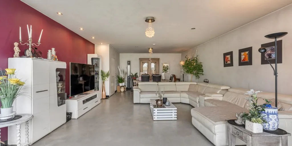Séjour - Bâtiment Commercial avec Jardin près de Hasselt