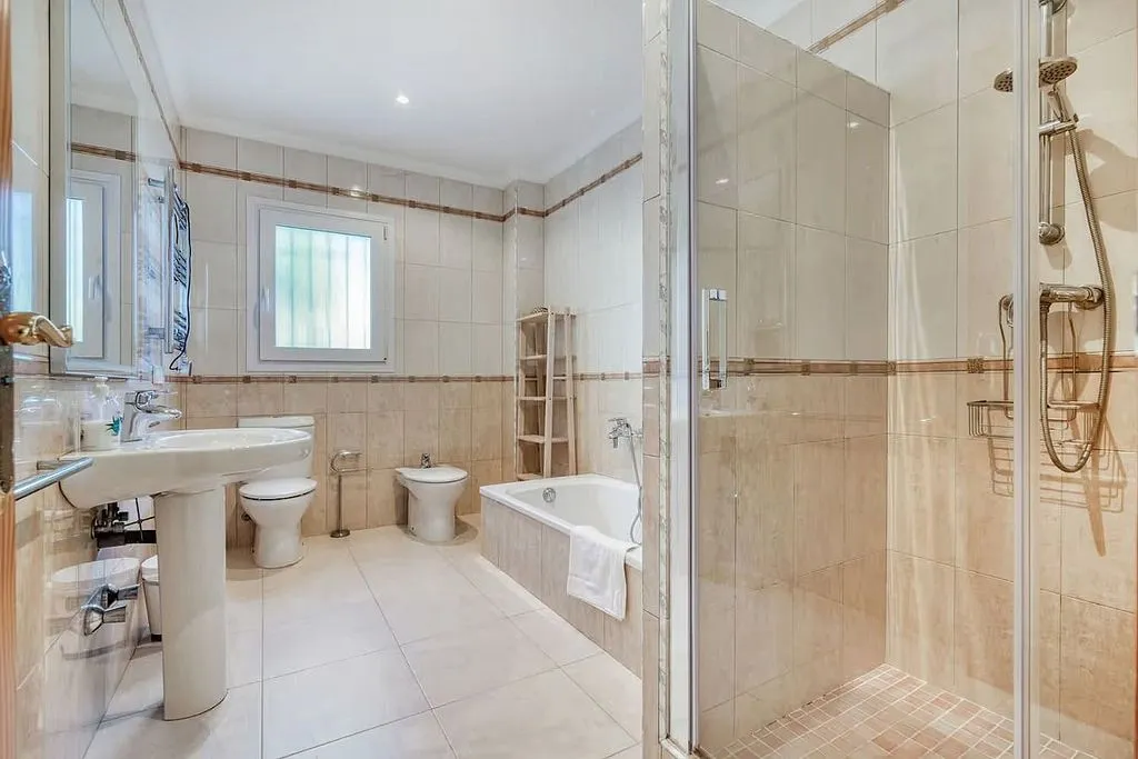 Bathrooms - Chalet with Sea View and Pool in Cap Martí