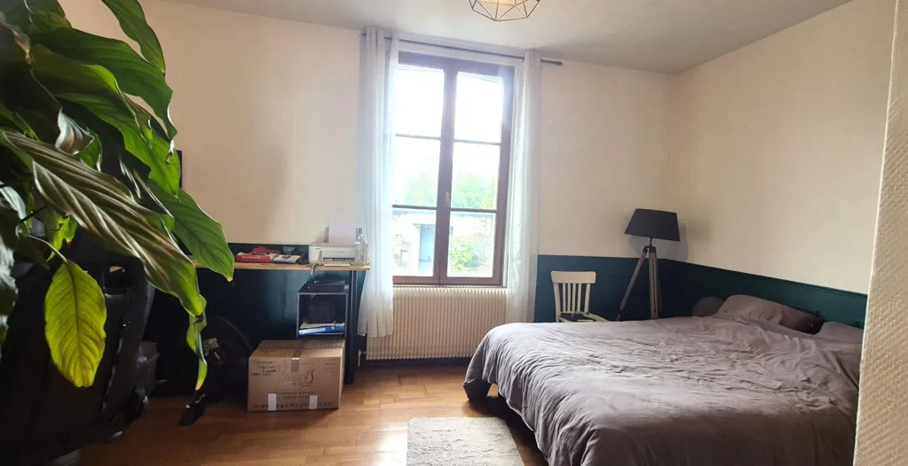Chambres - Maison en Pierre Rénovée avec Cour à Saint-Dizier