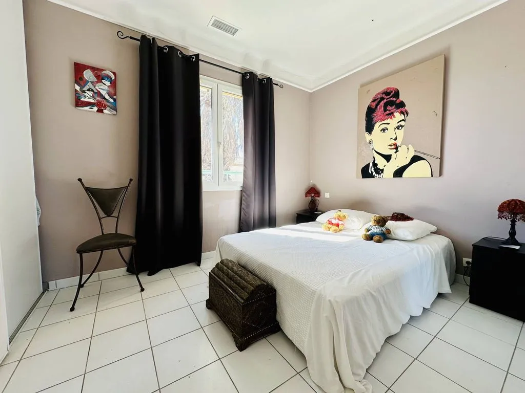 Chambres - Villa Luxueuse avec Piscine à Lattes