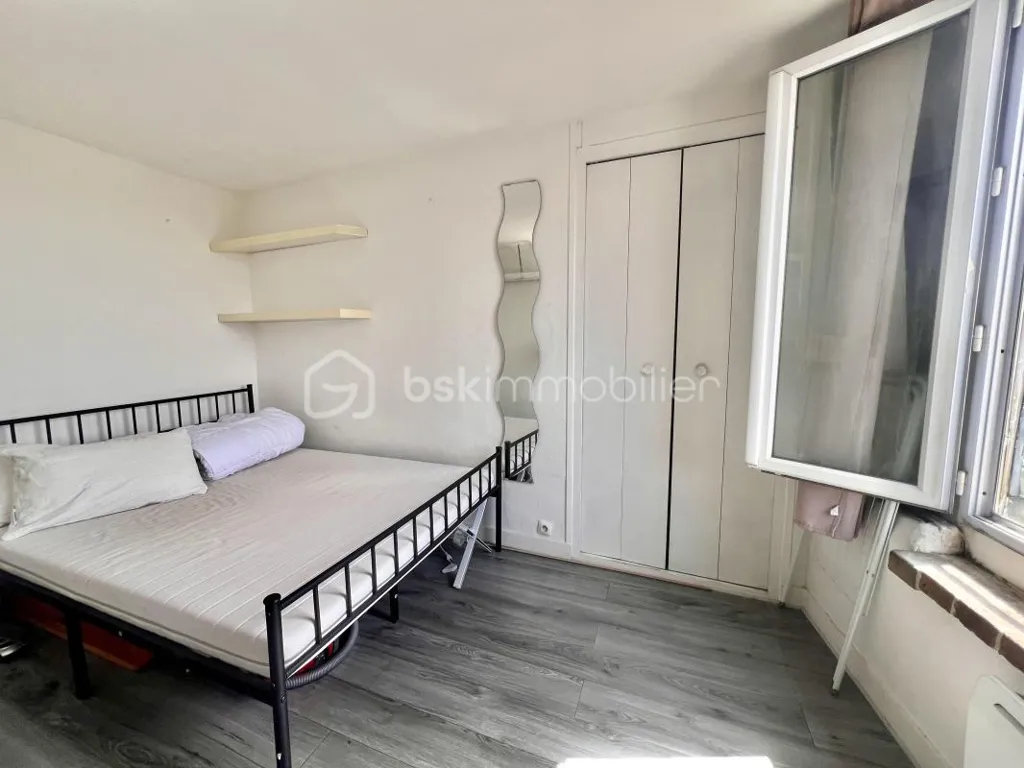 Chambres - Appartement T2 Sud avec Vue Dégagée à Paris