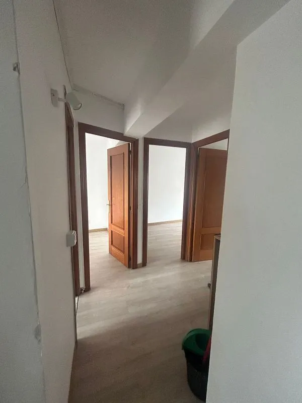 Esik - 1-Bedroom Flat with Balcony in Carabanchel