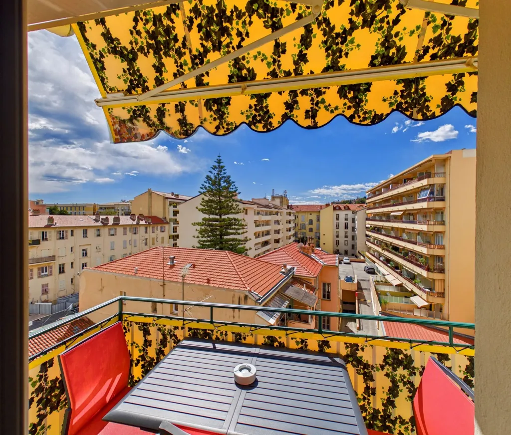 Balcon - Appartement Luxueux avec Balcons à Menton