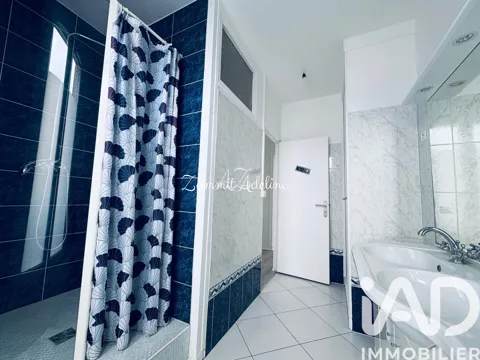 Salles de bain - Appartement 2 Pièces au Dernier Étage à Drancy