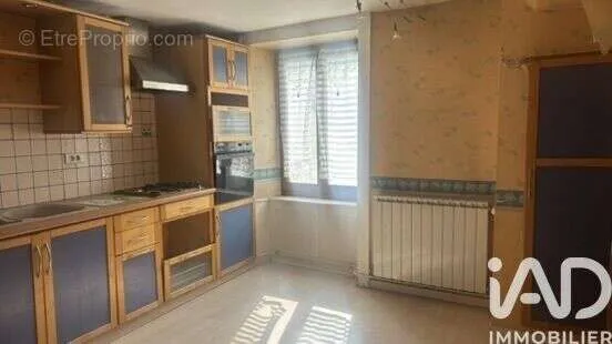 Cuisine - Appartement Duplex à Rénover à Hérimoncourt