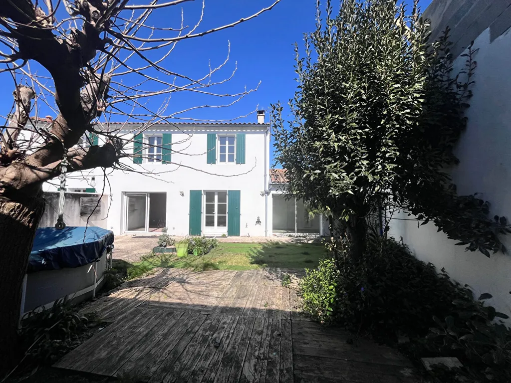 Aed - House with South-Facing Garden in La Flotte