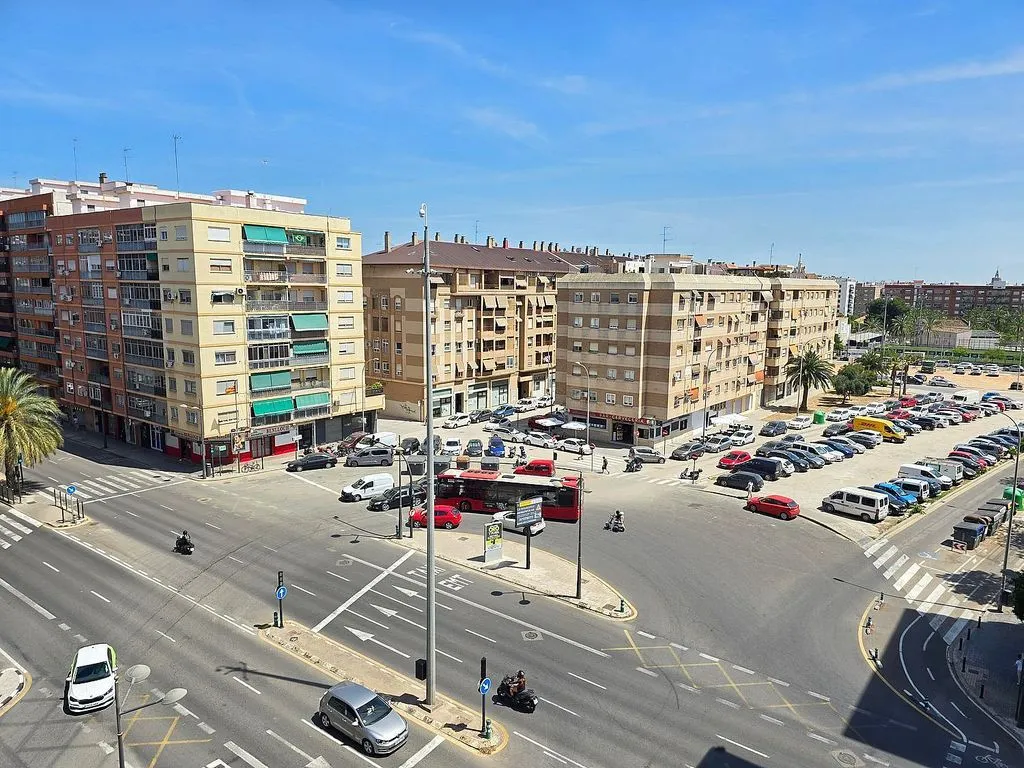 Extérieur - Corner Flat with Terraces in Benicalap, Valencia