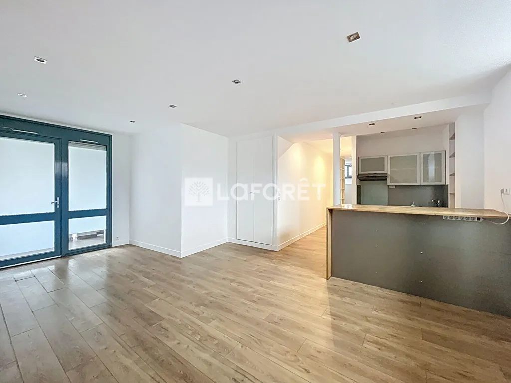Séjour - Appartement Atypique en Centre-ville des Lilas