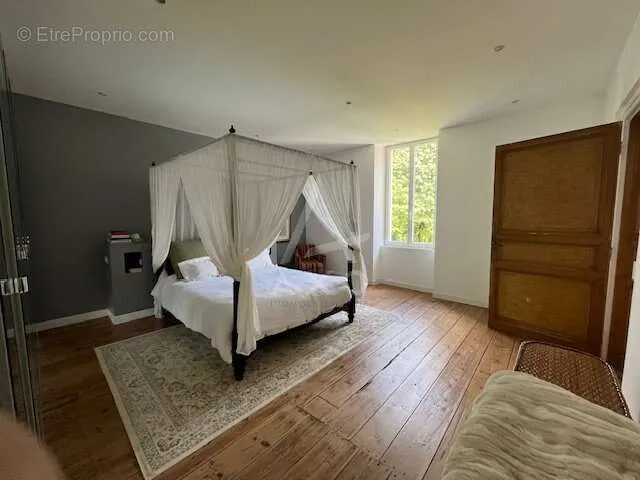 Chambres - Maison 7 pièces à Rouillac