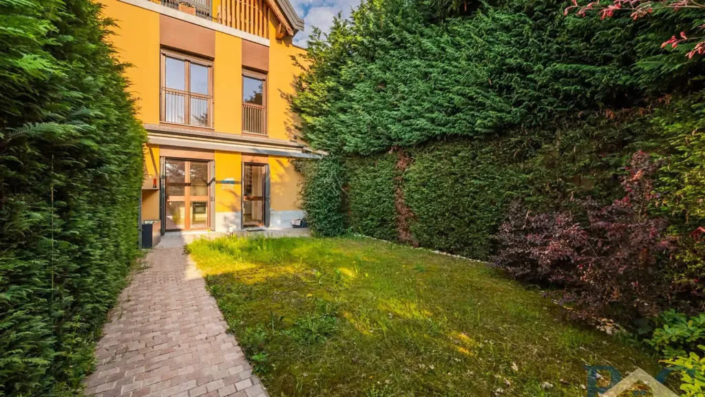 Aed - Trilocale with Private Garden in Milan