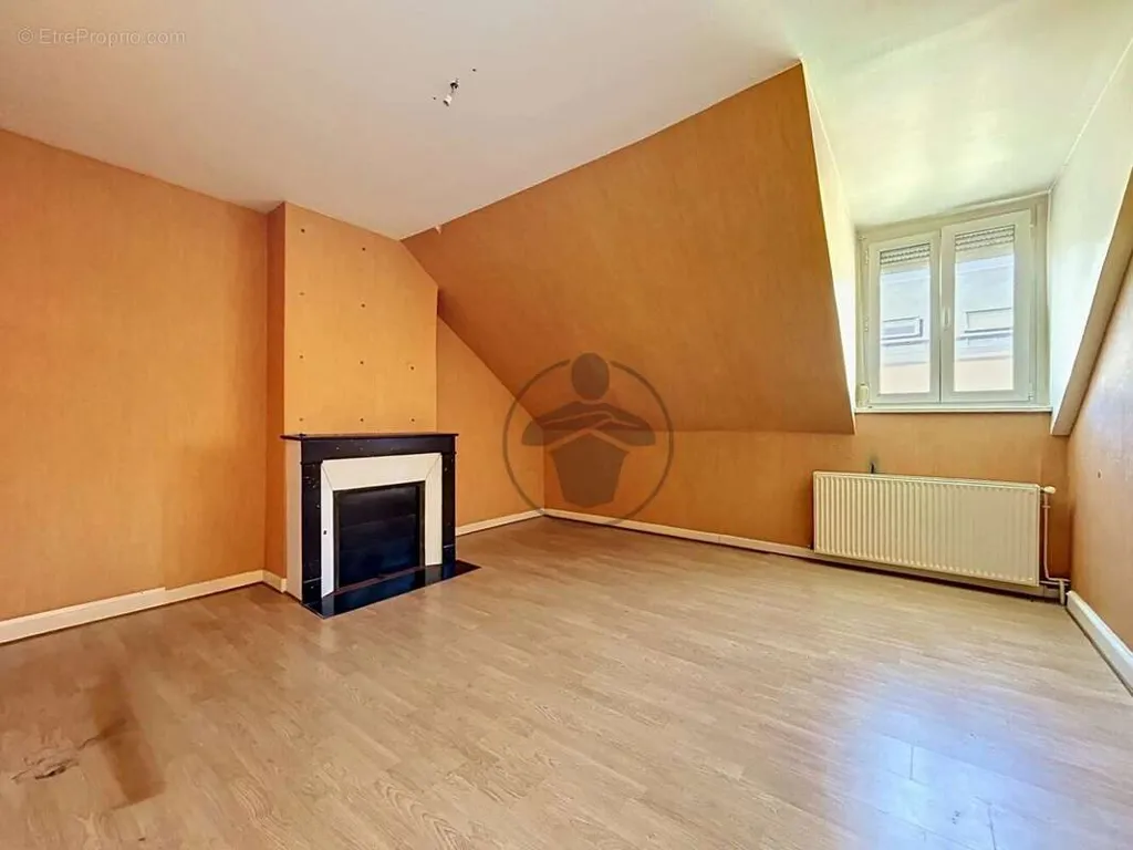 City-Style Flat with Garage in Saint-Quentin