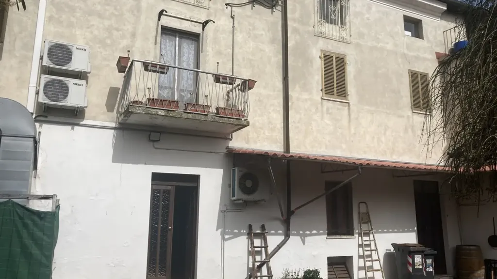 Välivaade - Villa with Commercial Space in Sala Monferrato
