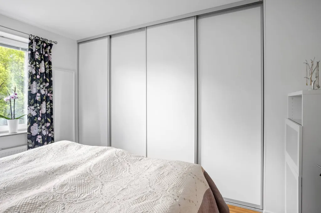 Magamistoad - Apartment with Balcony in Central Location