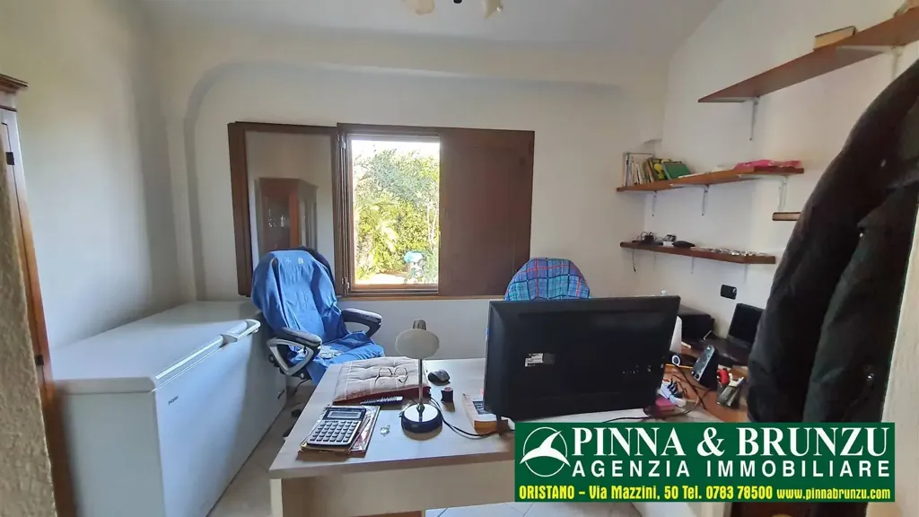 Kabinet - Villa with Garden in Nurachi