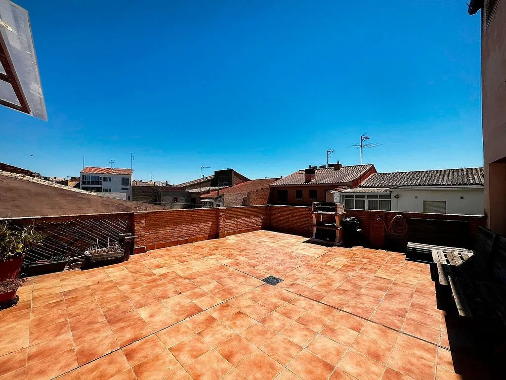 Terrass - Reformed Duplex with Balcony in Sobradiel