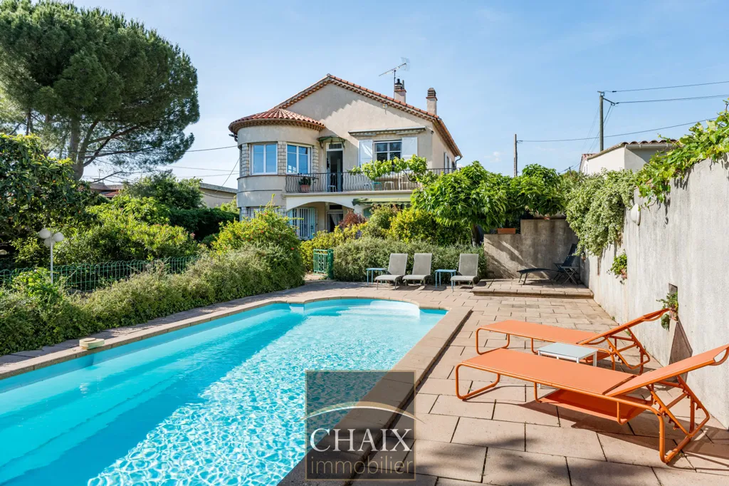 Bassein - Duplex Villa with South-Facing Balcony in City Centre
