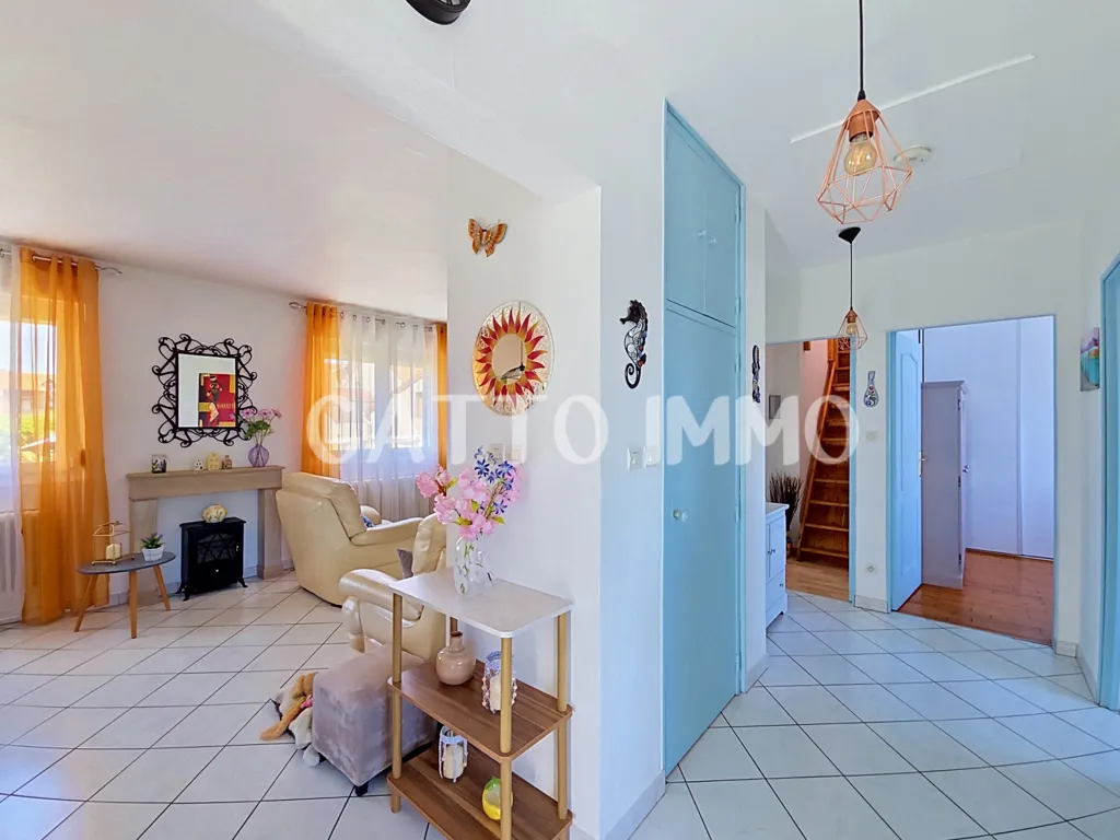 Esik - Twin-Home with Garden in Labry