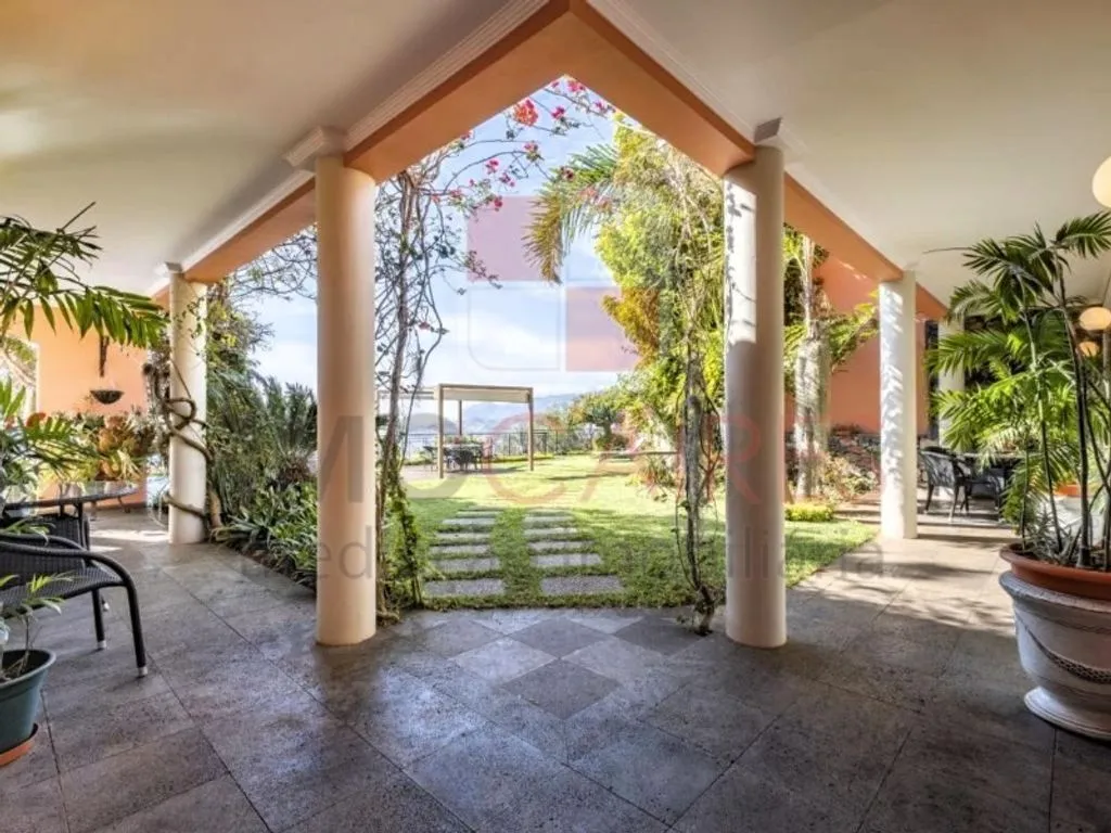 Terrasse - Luxury Villa with Panoramic Views in Funchal