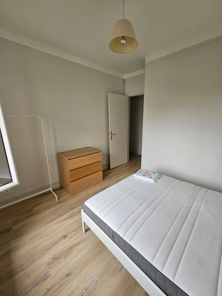 Bedrooms - 2-Bedroom Apartment with Balcony in Caen Centre
