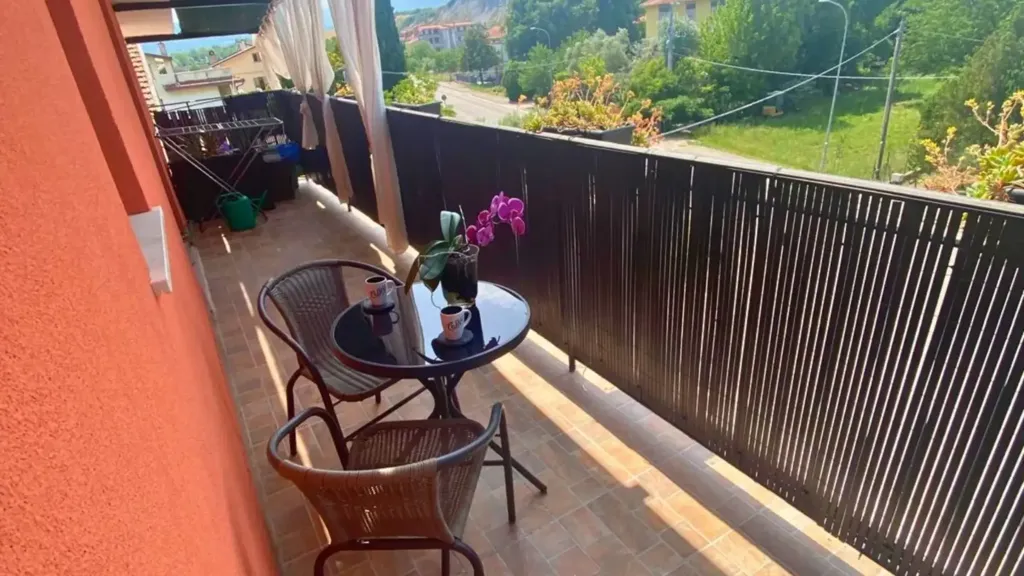 Rõdu - Modern Apartment with Balcony in Sant'Eusanio Del Sangro