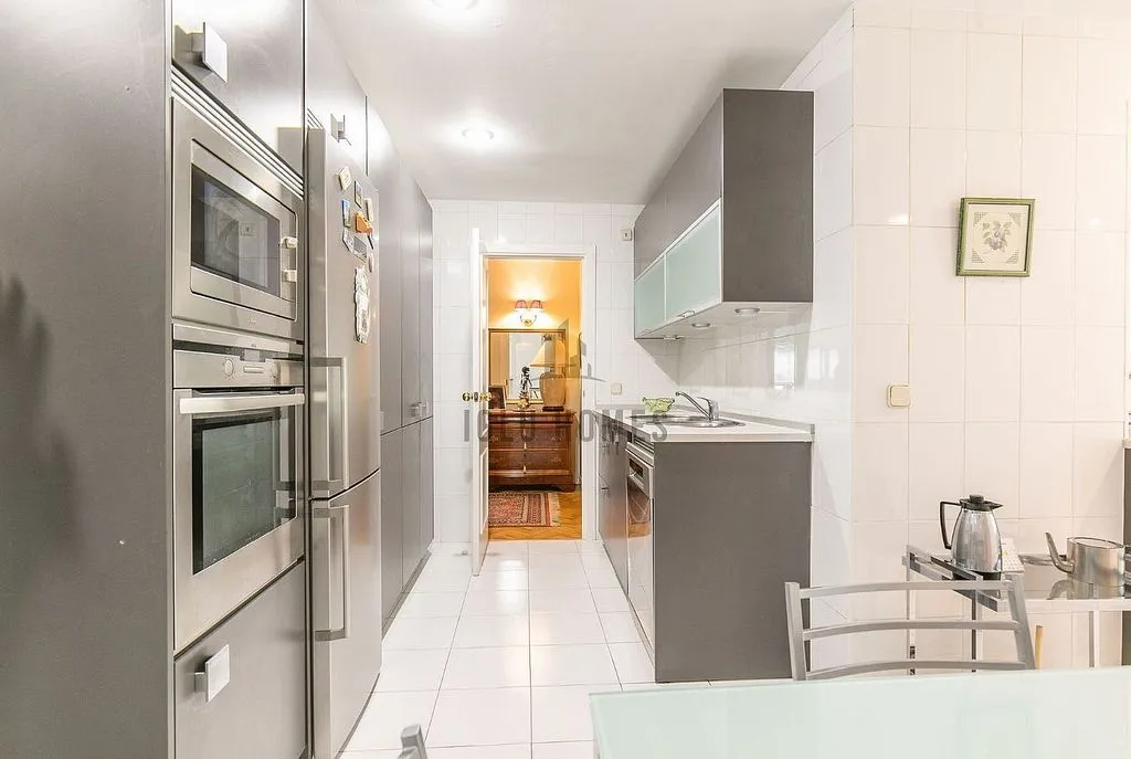 Köök - Apartment with Terrace in Ríos Rosas, Madrid