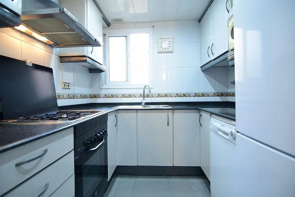 Cucina - Ample Apartment with Balcony in El Poble Sec