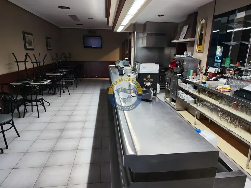 Pièces - Bar in León's District 6