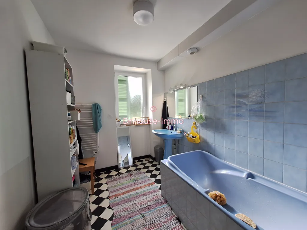 Salles de bain - Maison de 5 Pièces avec Jardin à Sanilhac