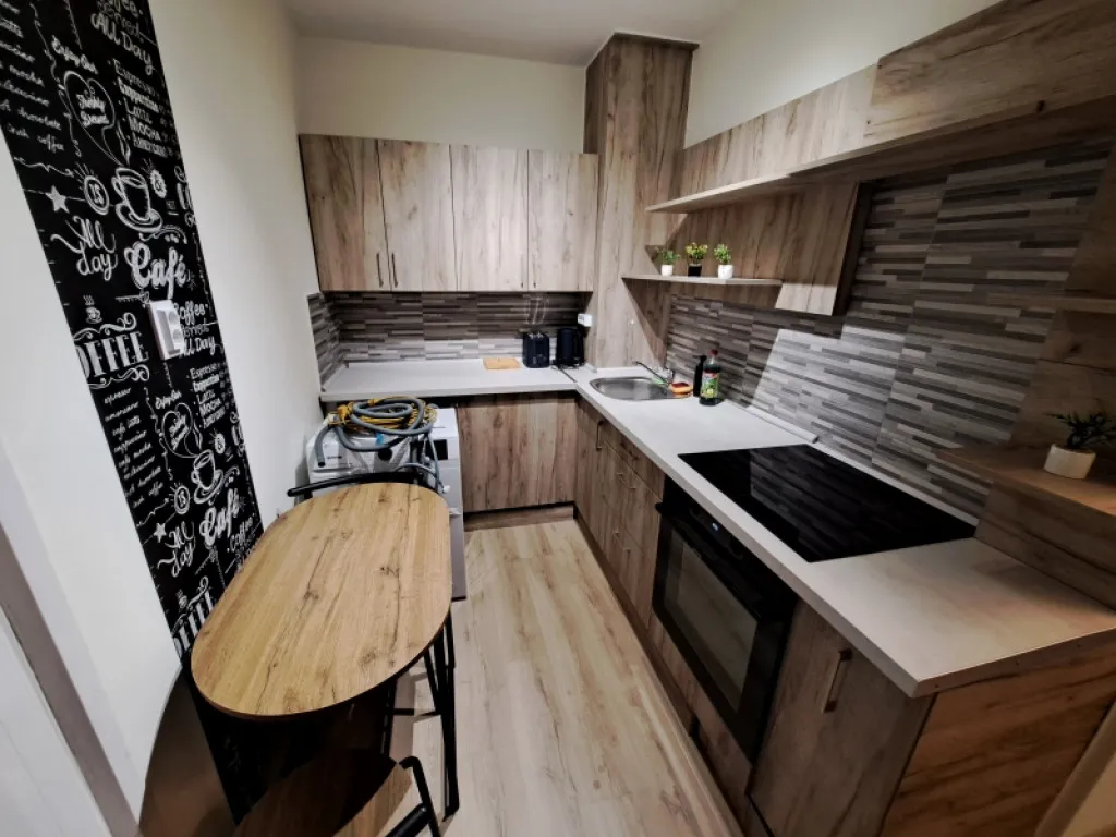 Köök - Renovated Panel Flat with Balcony in Pécs Centre
